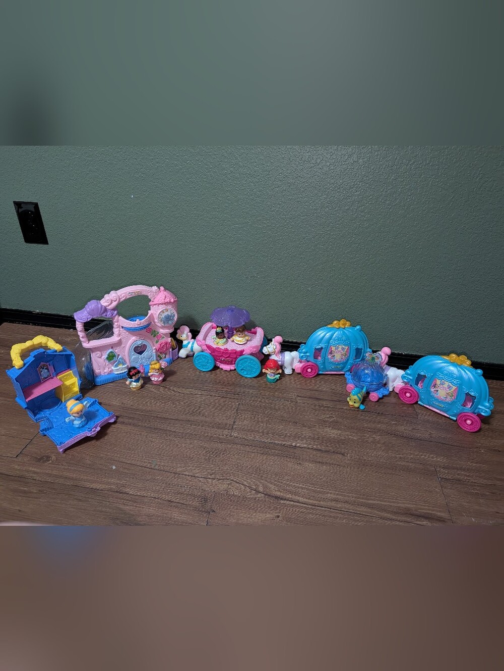 Fisher-Price Little People Princess Playset - Pink and Blue